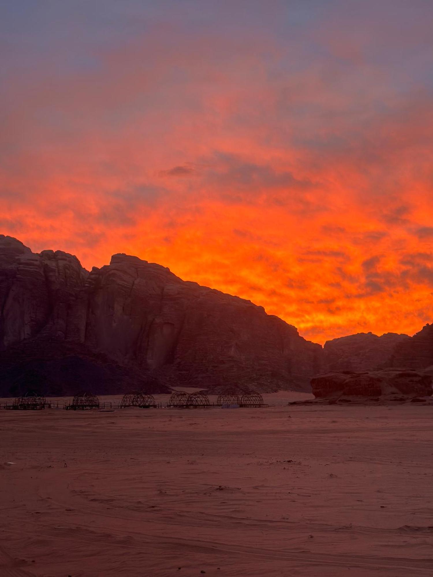 Hotel Wadirum Sunset Camp Wadi Rum Esterno foto